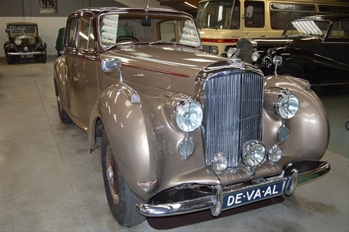 Bentley R-Type / Radford